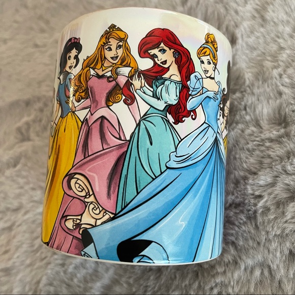 👑 Disney Princesses Iridescent Coffee Tea Mug - Picture 3 of 5